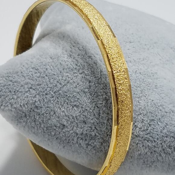 Vintage Monet Gold Plated Textured Bangle Bracelet, Size S, 1970s - Picture 10 of 10